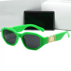 Óculos de sol populares de moda popular para feminino de luxo de luxo PC Outdoor PC Glasses