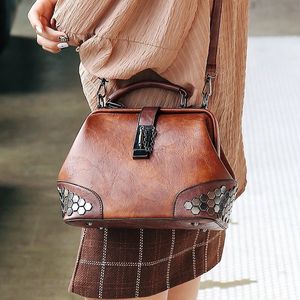 Hurtownia damskie torby na ramię retro stałe kolorowe torebki uliczne spersonalizowane nitowe torba crossbody cekiny cekiny dekoracyjne modne torebka 2179