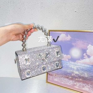 Borsa a tracolla francese lucida in argento stupido con farfalla per banchetti con strass per cellulare Borsa a tracolla piccola quadrata portatile 231102