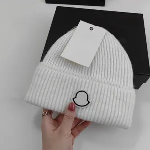 Hattar halsdukar sätter hundra mössor modedesigner beanie vinter hundra hatt monclr män kvinnor cap italiensk trendig varm hatt mäns mode stretch ull casquette hundra