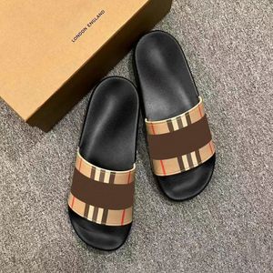 Pantofole firmate Slide tartan sandalo Mule Vintage donna uomo stampa Scarpe casual all'ingrosso Summer Beach Sliders sandalo in gomma da viaggio piscina scivoli piatti mocassino