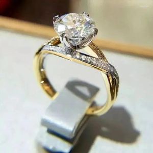 ウェディングリングHuitan Cross 4セッティング女性のためのCubic Zirconia豪華なトレンディなバンドアクセサリー2トーンシックジュエリー