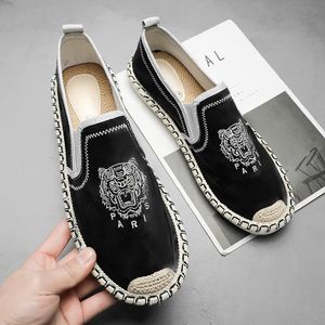 Dress Shoes Men Casual Loafers Embroidered Tiger Classic Black Flat Letter Printing Slip On Footwear Male Plimsolls 231101