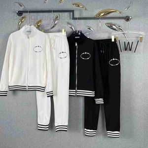 Women's Tracksuits Designer 2023 Designer Fall/Winter New Custom Cotton Fabric Set Women's Casual Sports 2 Piece Set Custom Ribbed Worksuit Black White M2EN