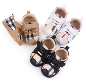 First Walkers 0-1 Year Old Fashion Baby Shoes Plaid Comfortable Soft-soled Toddler Spring and Autumn