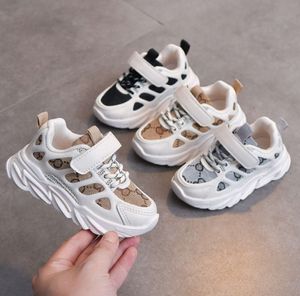 Första vandrare 2023 Sprng Autumn Kids Sneaker Shoes for Boy Infant Girl Running Baby Tennis