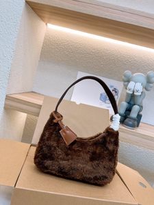 Borse a mano Cleo di lusso Borsa invernale soffice sotto le ascelle per borsa tote da uomo da donna Borsa hobo firmata in lana di agnello