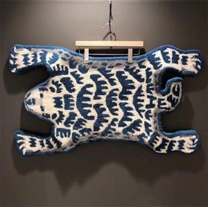 Mecz domu 19SS Made Made Polar Bear Dibet Pluszowe ręcznie robione kreatywne modne modne dywan dywanowy dostawca maty podłogowej 8141915