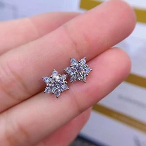 Kolczyki stadnorskie w stylu sześciogwiazdkowym atrakcyjna postać Women Silver 925 Sterling Błyszczące lepiej niż Diamond Gift