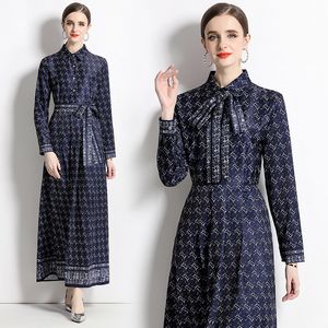 2023 Bedrucktes Langarm-Maxikleid für Damen, Designer-Hemdausschnitt, schmale Schleife, Gürtel, formelle Kleider, Roben, Frühling, Herbst, Urlaub, Landebahn, elegante Passform, A-Linie, niedliche Partykleider