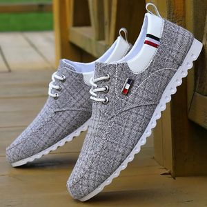 Klädskor män varumärke casual comfort canvas som arbetar mjuka platt man sneakers 2023 moccasins zapatos para hombres 231101