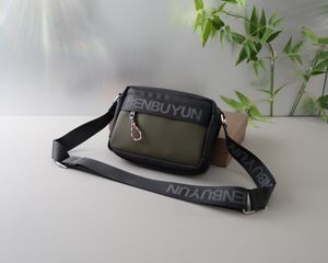 Nowy wodoodporny materiał talia Pakiet Crossbody Bag Women Man Pochette Designer Borpe Bag luksusowe torebkę złotą klapkę torebki Benbuyun