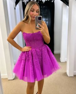 Elegant Short Red Strapless Lace Homecoming Dresses A-Line Fuchsia Knee Length Tulle Criss-Cross Back Prom Party Gown for Girls