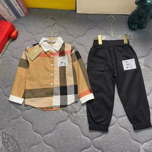 Set di abiti firmati per bambini di moda e pantaloni Tute per neonati e ragazzi Designer di lusso Lettera con cappuccio a maniche lunghe Abbigliamento per bambini