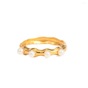Eheringe ALLME Klassischer simulierter Perlen-Charm für Frauen 18 Karat Gold PVD-beschichteter Titanstahl Unregelmäßiger geometrischer verstellbarer Ring