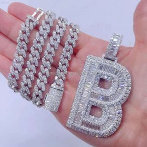 Anpassad Pass Diamond Tester Iced Out VVS Moissanite Hip Hop Single Letter Baguette Pendant Alphabet 