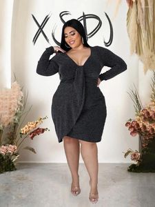 Plus Size Kleider Schwarze Frauen Herbst Kurzes Sexy Minikleid Langärmeliges V-Ausschnitt Eng gestrickt Großhandel