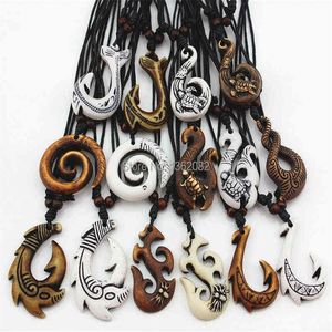 Whole lot 15pcs Mixed Hawaiian Jewelry Imitation Bone Carved NZ Maori Fish Hook Pendant Necklace Choker Amulet Gift MN542 2201280B