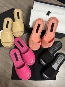famous brand Beach slippers Classic Flat heel Summer Designer Fashion flops leather lady Slides women shoes Hotel Bath Ladies sexy Sandals 35-42