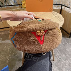 Bumbag bel çanta tasarımcısı sevimli peluş peluş çapraz çantalar tasarımcı kadın çanta kış velet kadın hobo çanta mektup fanel bayan çanta kawaii kız omuz çantası moda