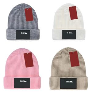 Lyxdesigner Beanie Hat Winter Bonnet för kvinnors klassiska bokstavskidklättring ull stickade skalle mössor fast färg blå grå svart trendiga modetillbehör FA04