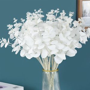 Декоративные цветы 1pc Eucalyptus Leaves White Artificial для домашней свадебной вечеринки DIY Цветочный расположение