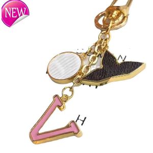 Chaveiros Lanyards Moda Marca Chaveiro Carta Designer Metal Womens Bag Charme Pingente Auto Peças 542ess