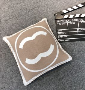 豪華な手紙投げ枕カシミアデザイナークッションカシミア枕ケース内側の豪華なブランドカークッション装飾枕