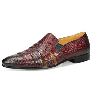 Gai Deri Sandalet Erkekler Konforlu Açık Moda Moda Ayakkabı Şarap Kırmızı Kayma Yaz Loafer Yürüyüşü Erkek Örgülü Cowhide 230403