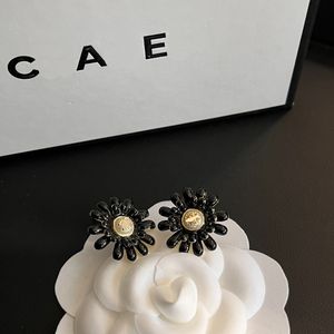 Black Luxury Flower Exducite Earring Family and Girl Gifts Love Earrings Designer Luxury Brand Jewelry Stud Christmas Classic Logo Earring