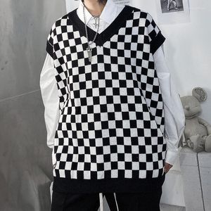 Erkek Tank Topları Güz 2023 Retro Siyah Beyaz Damalı Kafes V-Neck Preppy Style tek bir ürün kazağı ile Uisex dış aşınma