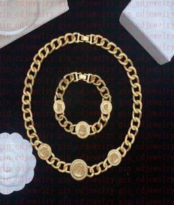 Fashion Designer Necklaces V Pendant Banshee Head 18K Gold Plated Bracelets Earrings Rings Birthday Festive Engagement Gifts V127846582