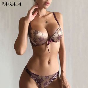 Bras Sets Luxury Printing Underwear Set Women Bow Fashion Red Push Up Bra Panties Sets Sexy Lingerie Embroidery Lace Bra Set Cotton Thick 230505