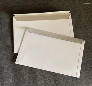 Envoltório de presente 245x160mm Rígido Po Card Mailers Fique Plano Envelopes Papelão Documento Auto Seal MailjacketsGift3119387