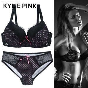 Kylie Pink Plus Size BH -trosor kostymer underkläder set kvinnor Justera sexig spets andas tunn 3/4 kopp underkläder kit behåar lj201031