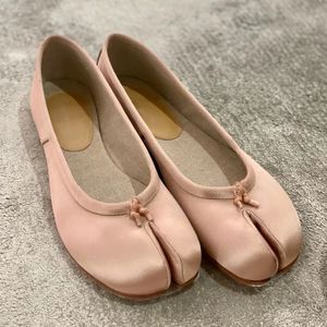 Elbise ayakkabı boyutu 35-40 tabi ninja moccasinler yuvarlak bölünmüş ayak parmağı sığ kadınlar tek ayakkabı slingback ayakkabıları kadın gündelik yumuşak somunlar 230403