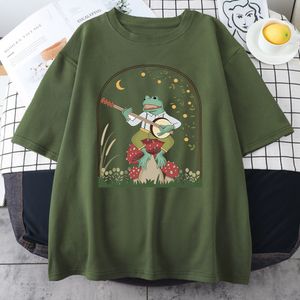 Męskie koszulki Cottagecore estetyczna żaba gra na banjo na grzybach Śliczne vintage męskie t-shirt bawełniane stolejne tee ubrania letnie anime T-shirty 230403