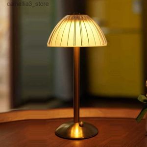 Skrivbordslampor Touch Sensor Diamond Table Lamp LED DESKTOP NATT LIGHT NORDIC DECORATION Desk Lampor Bar Hotel Bedrummet Bedside Crystal Lighting Q231104