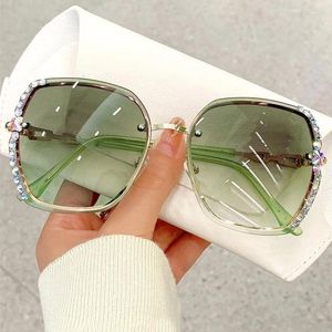 Sunglasses Fashion Vintage Rimless Square Women Designer Rhinestone Gradient Sun Glasses Sexy Female Shades Goggles