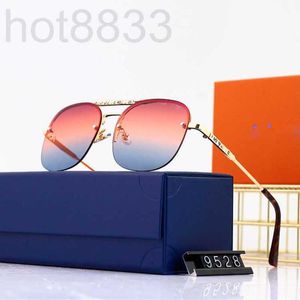 Sunglasses Designer New Ocean Film Fashion Glasses Live Broadcast Women's Frameless Metal IQVI