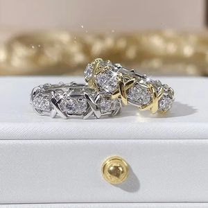 Pierścienie zespołowe Wysoka Qulity Klasyczna wyprzedaż sprzedaż 2023 Luksusowa biżuteria dla kobiet Krzyż ślubny x Prezent zaręczynowy 231102