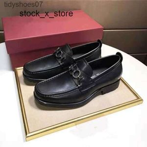 Business Leather Elevated Feragamo Korean Shoes Genuine Autumn Thick Sole and Horseship Buckle Casual Winter Leather Shoes New Version Large Wedding Mens Sho 4G6T