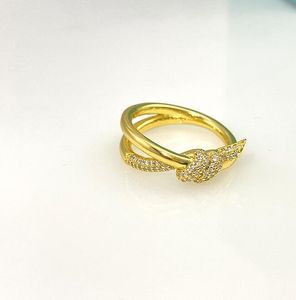 Love Rings Женские дизайнерские кольцевые кольцо -ювелирные ювелирные украшения титановая сталь с бриллиантами Casual Street Classic Gold Silver Rose Пополнительные 124778