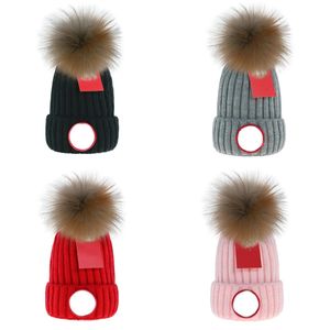Men Fashion Designer Bobble Hats Men'S And Women'S Sports Beanie Winter Thermal Knit Hats Letter Jacquard Unisex Warm Skullies Knitted Pom Pom Gorras Keep Warm