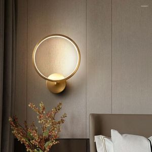 Lampade da parete Moderna in rame LED Luce Soggiorno Rotondo Traslucido Paralume Camera da letto Decorazione comodino Luci di sfondo