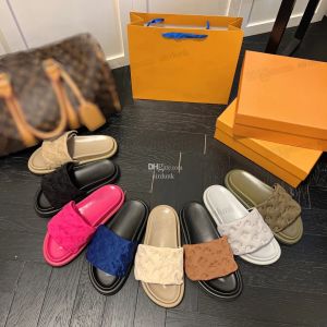 2023 Poolkudde Kvinnor Designers Sandaler Sunset Flat Comfort Mules Padded Front Strap Slippers Fashionable Ease to-Wear Style Slides Storlek 35-45