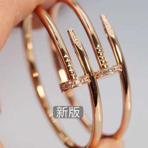 Bracciale esplosivo 2023 senza sbiadimento Bracciale per unghie con diamanti pieni 2023 Nuovo braccialetto di lusso con stella a cielo pieno Bracciale per fidanzate Regalo con logo