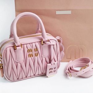 Модная девушка с верхней ручкой Miumiu Matelasse сумка для боулинга Miu Hobo роскошные сумки женские мужские дизайнерские бумажники через плечо из натуральной кожи дорожные клатчи