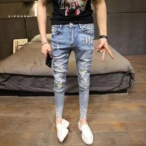 Jeans da uomo Summer Fashion Tinta unita Slim Fit Jeans da uomo Pantaloni moda giovanile Full Fit Jeans a gamba piccola Jeans elastici in vita 230403