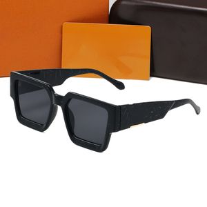 Women Designer Sunglasses Goggle Mens Sunglasses Classic Wide Leg Square Small Sunglasses Black Eyeglasses Men Street Travel Glasses 62W00 With Box